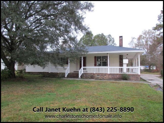 Traditional 4 Bedroom Summerville SC Home for Sale - 101 Lake Drive - Front View