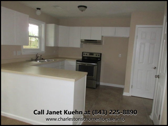 Gorgeous 3 Bedroom Ladson SC Traditional Home for Sale | 310 David Ct - Kitchen